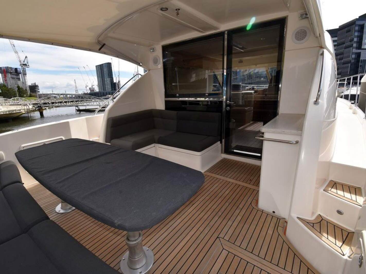 Riviera 5000 Sport Yacht 0 24