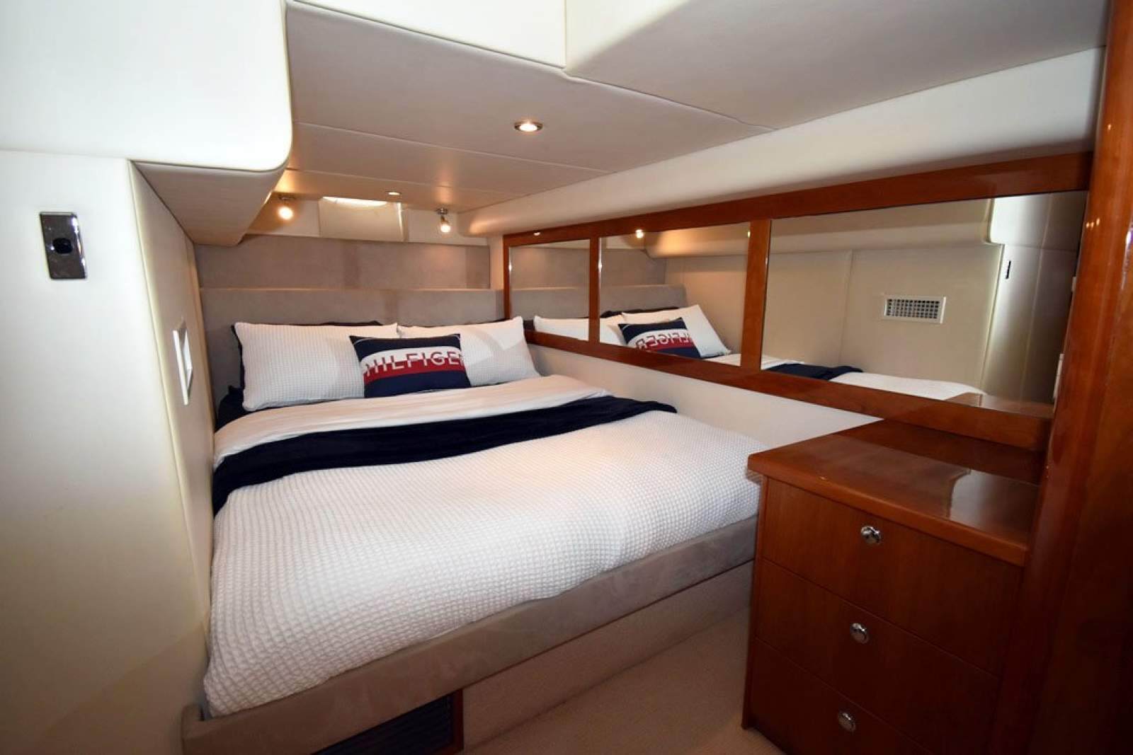 Riviera 5000 Sport Yacht 0 14