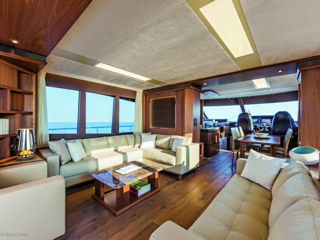 Absolute 72 Fly 2019 03