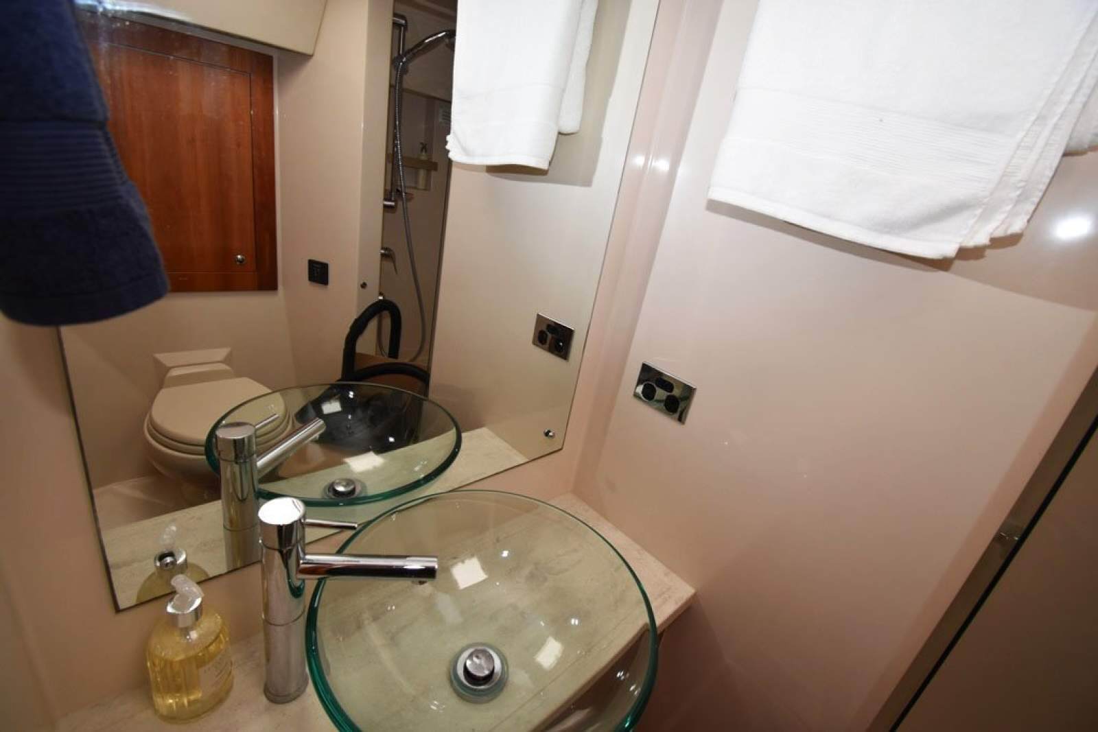 Riviera 5000 Sport Yacht 0 20