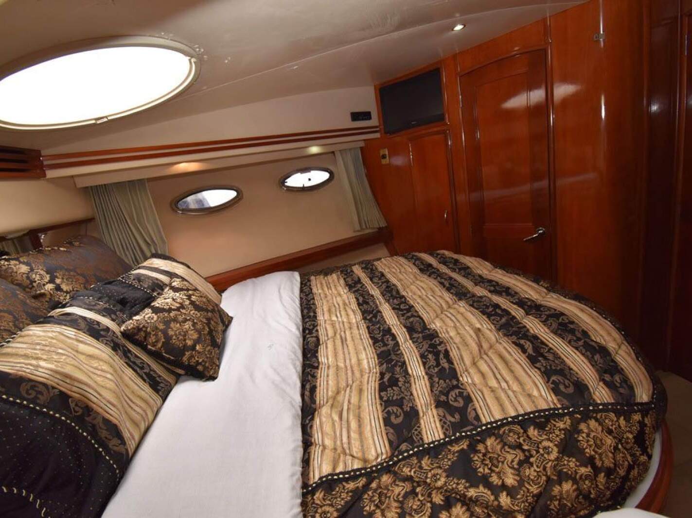 Carver 564 Motor Yacht 2003 15