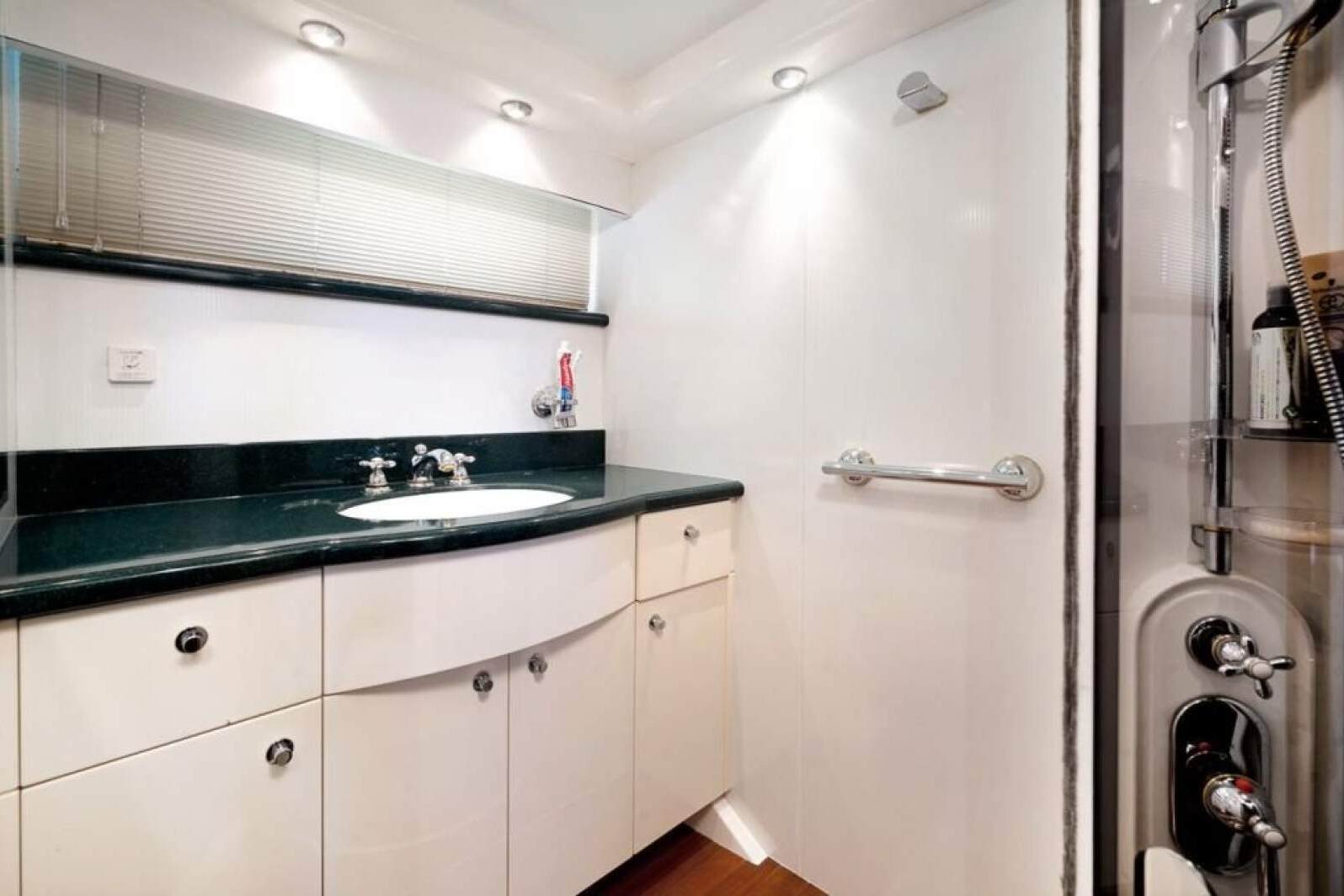 Fairline Squadron 65 0 14