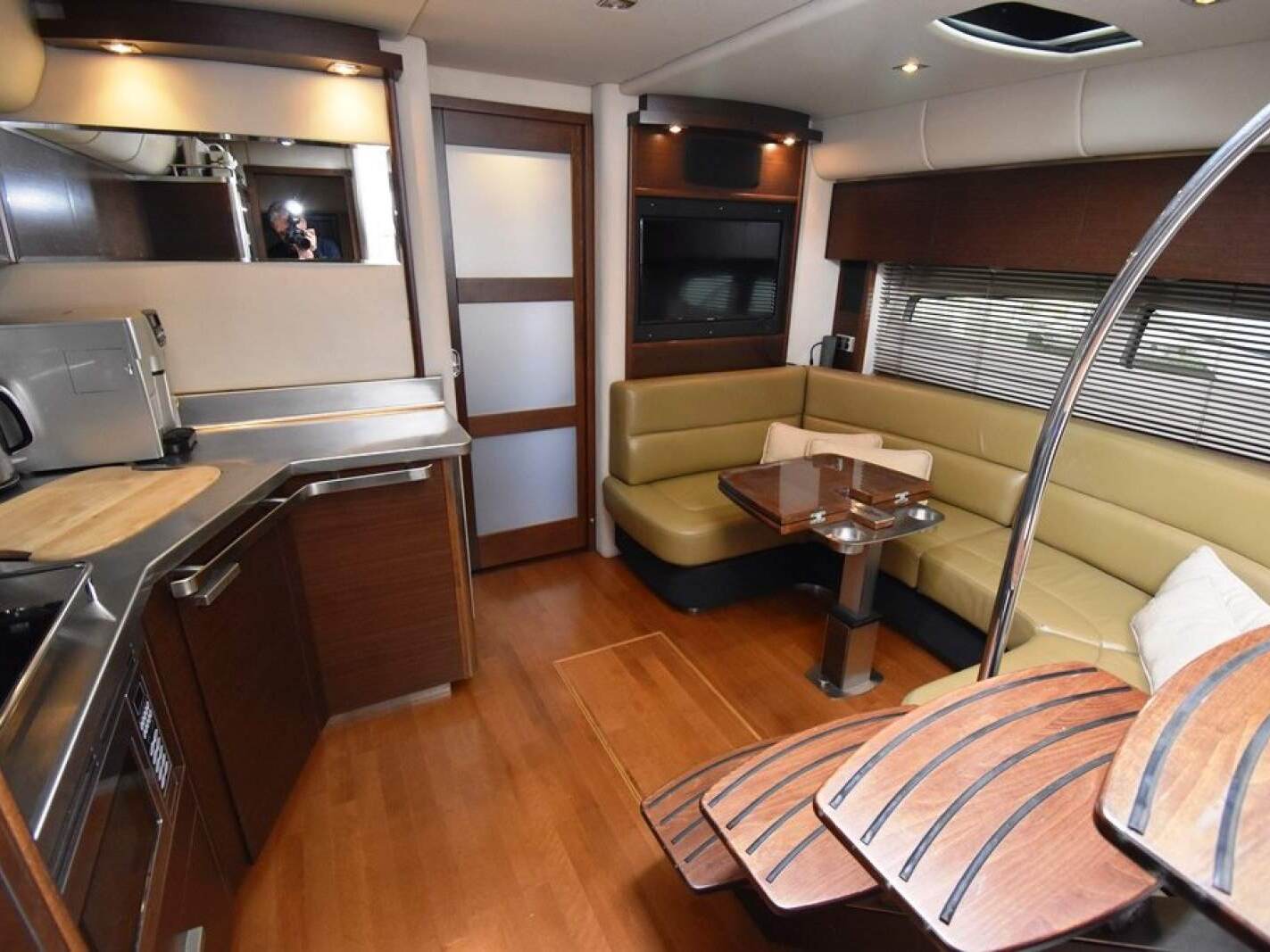 Chaparral 420 Premiere Sports Yacht 0 03