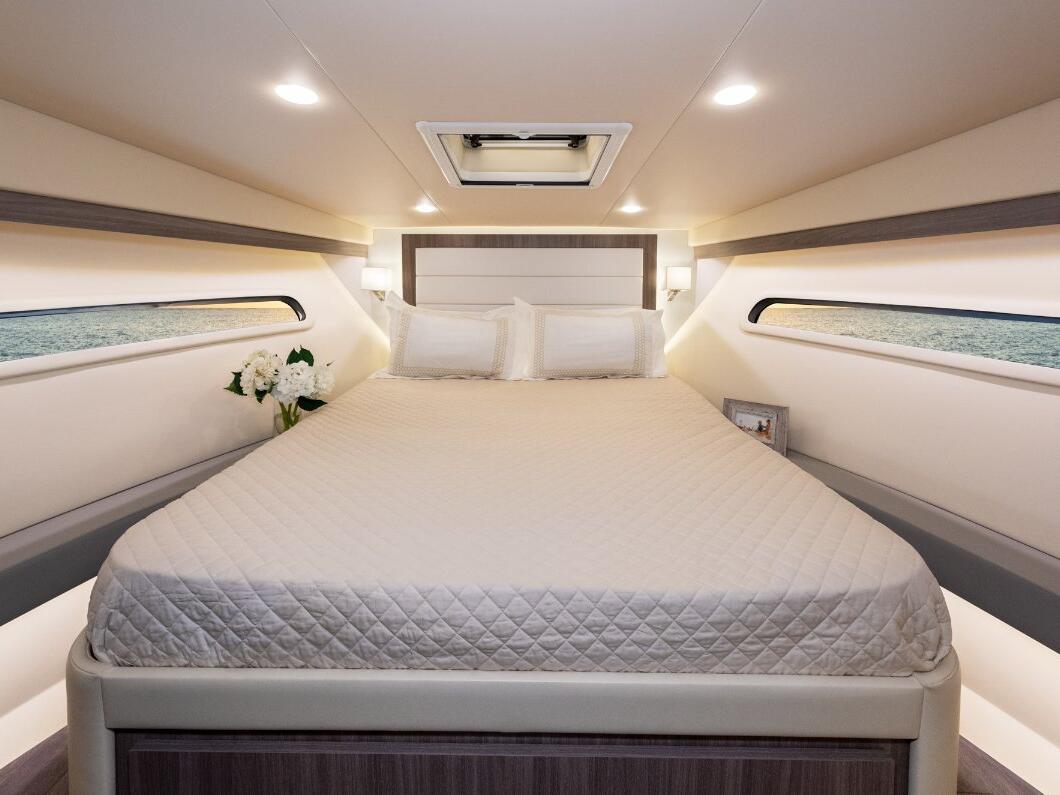 Regal 38 Grand Coupe 0 22