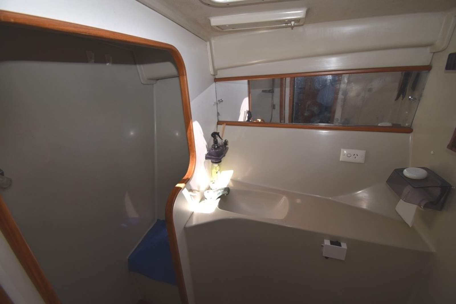 Riviera 35 Flybridge 0 13