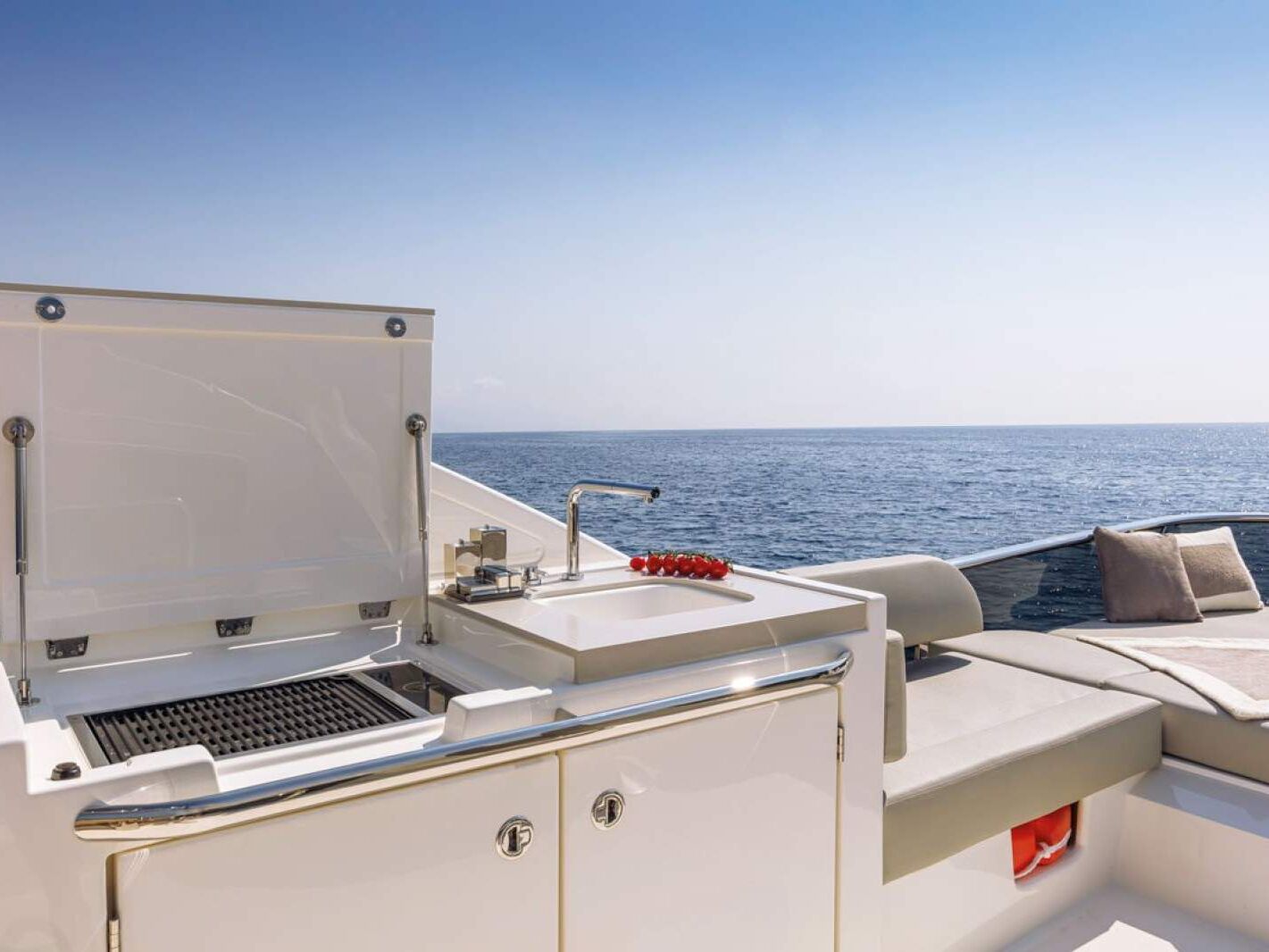 Absolute 47 Fly 0 11