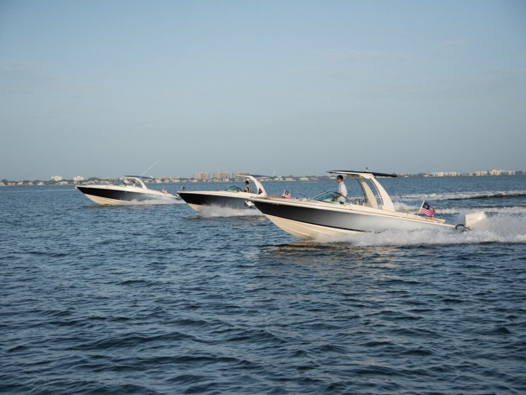 Chris Craft Launch 31 GT 0 12