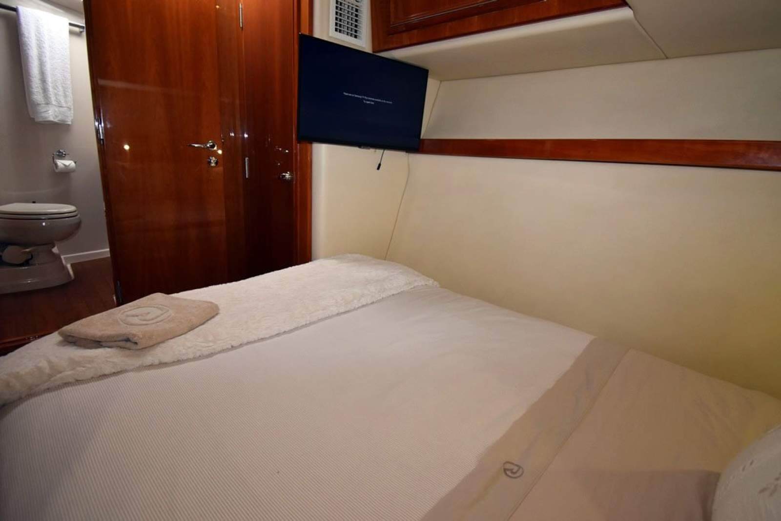 Riviera 47 Enclosed Flybridge 0 12