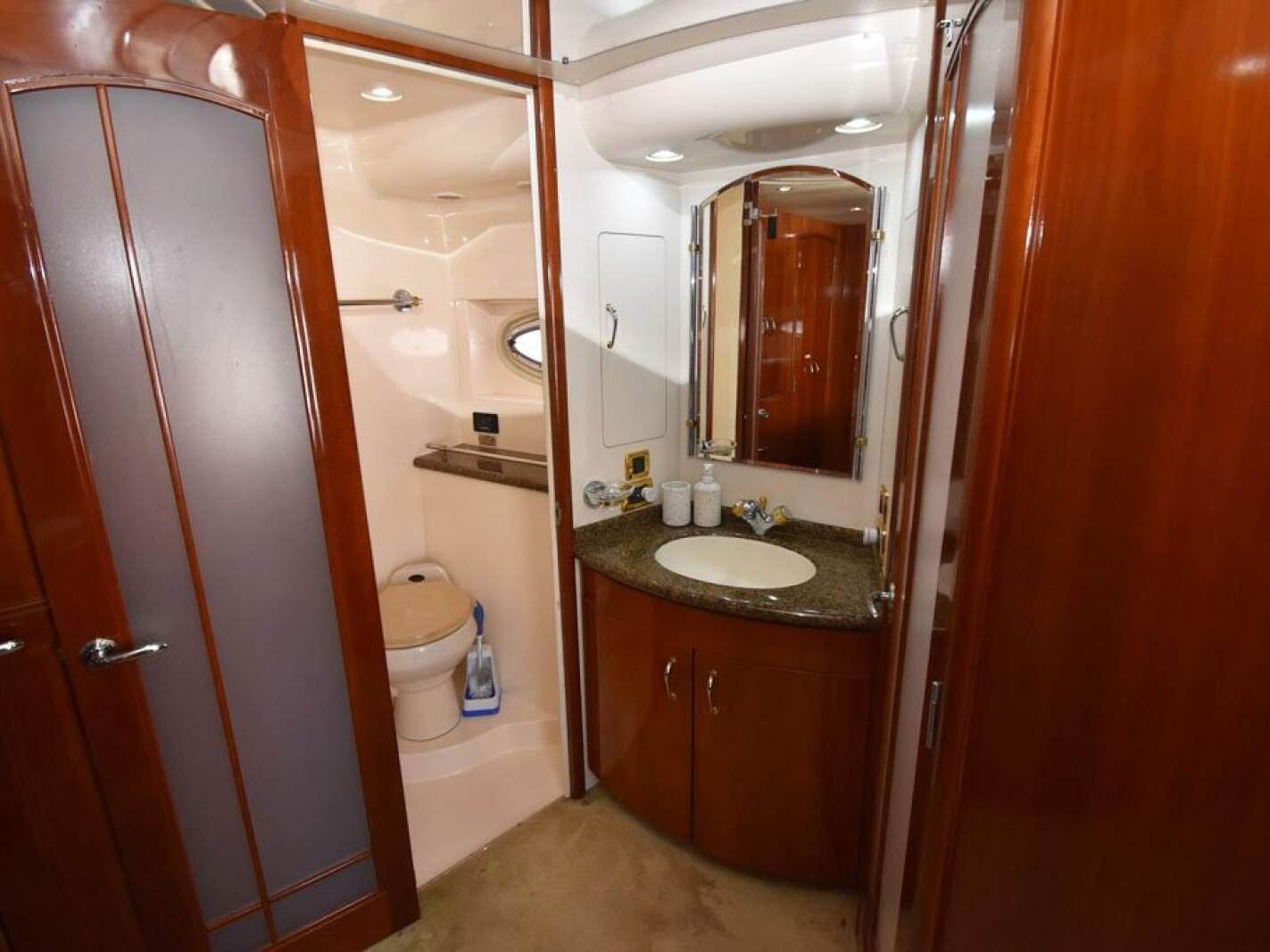 Carver 564 Motor Yacht 2003 13