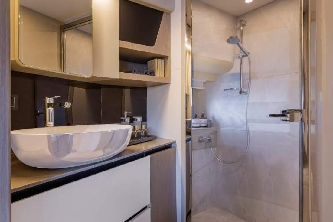 Absolute 48 Coupe 0 08