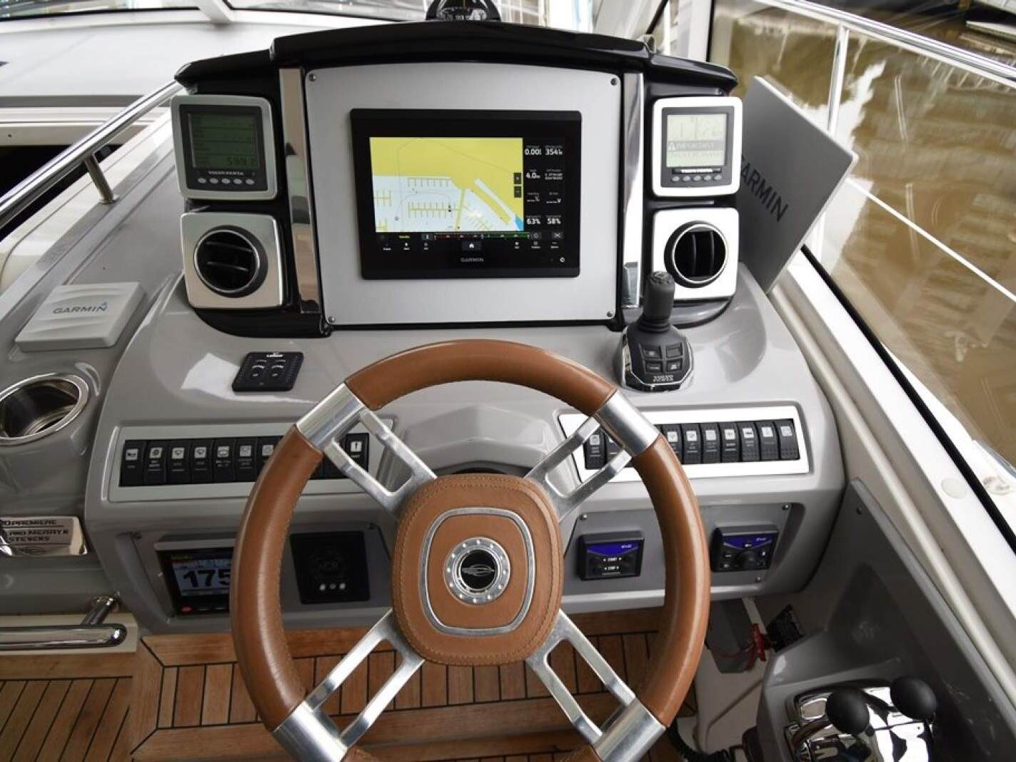 Chaparral 420 Premiere Sports Yacht 0 18