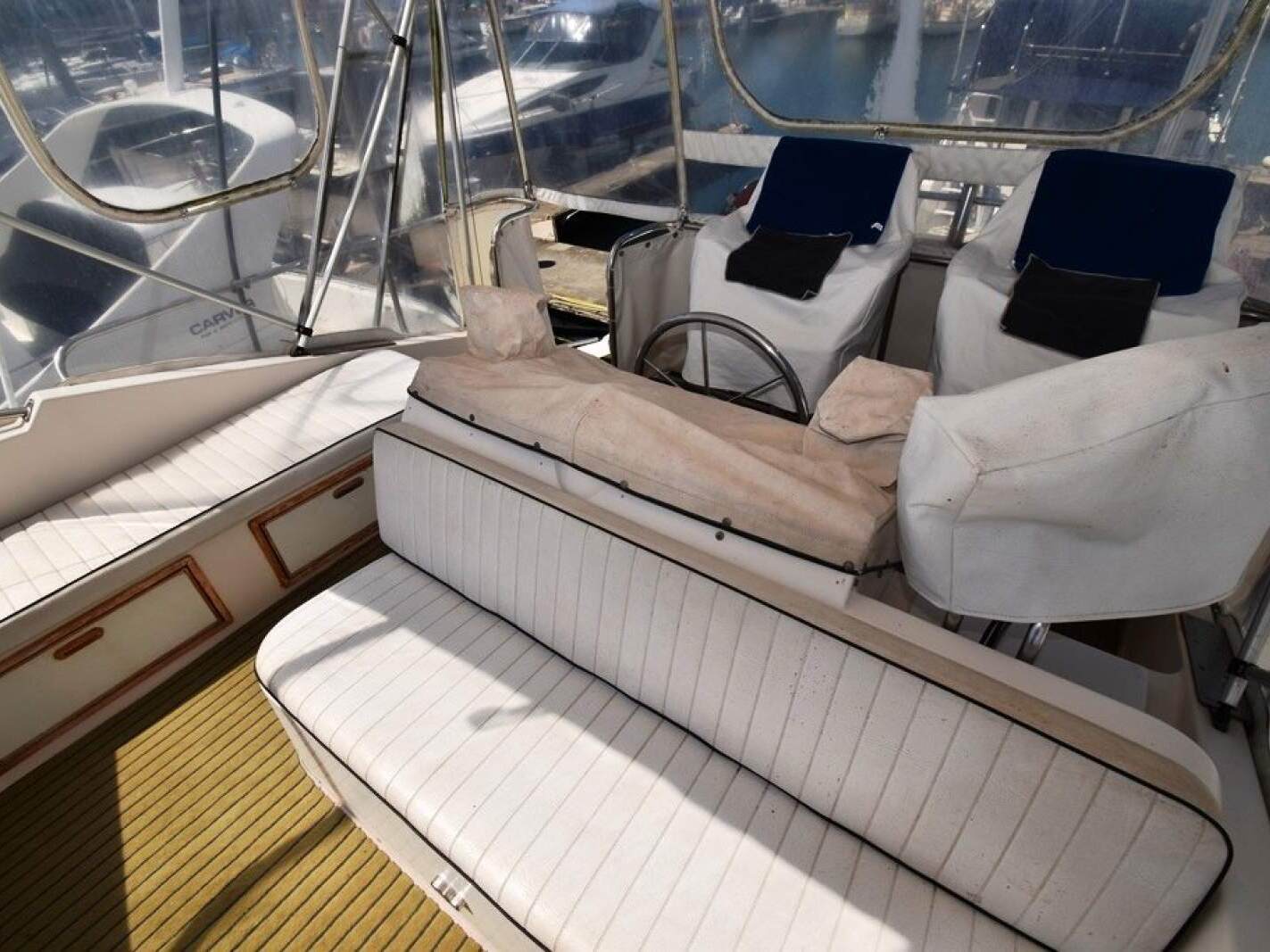 Riviera 35 Flybridge 0 17