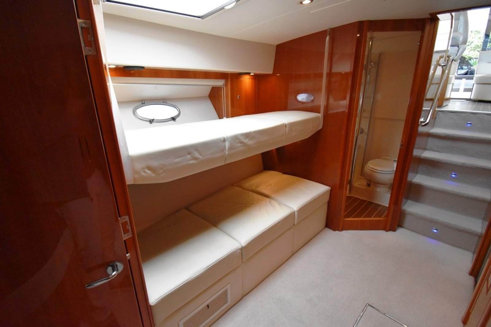 Riviera 5000 Sport Yacht 0 10