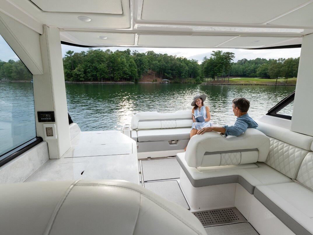 Regal 36 Grande Coupe 0 20