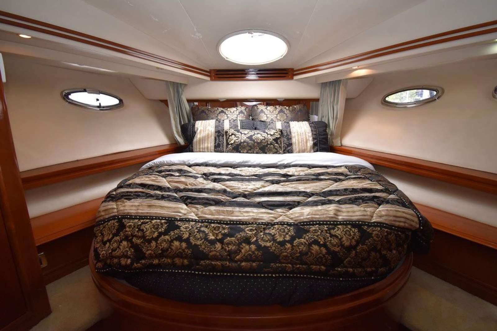 Carver 564 Motor Yacht 2003 14