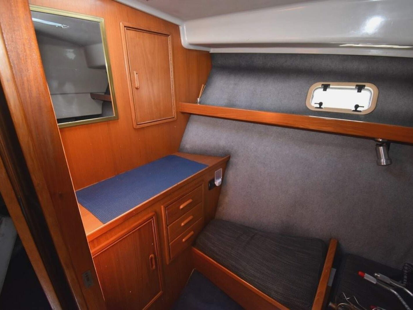 Riviera 35 Flybridge 0 10