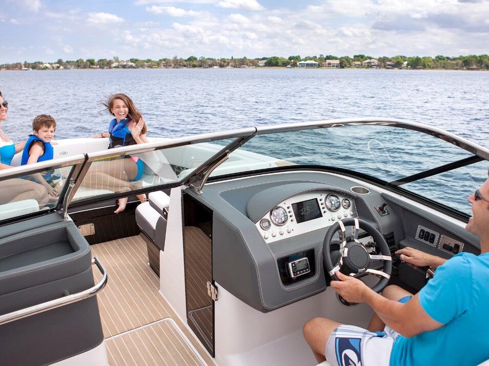 Regal 2800 Bowrider 0 05