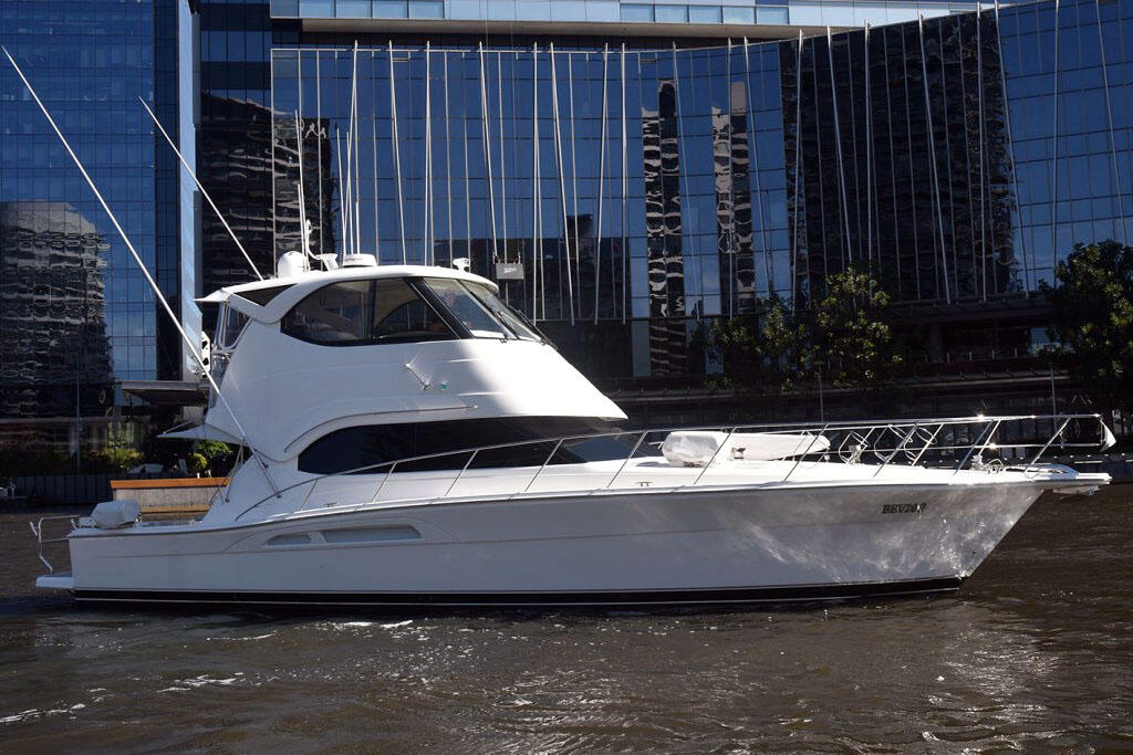 Riviera 47 Enclosed Flybridge 0 00