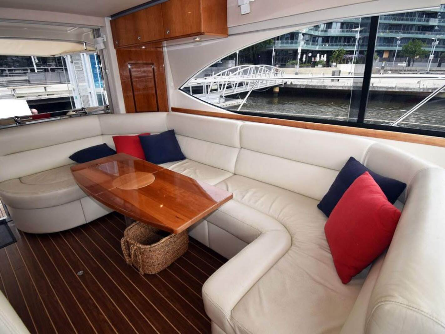 Riviera 5000 Sport Yacht 0 06