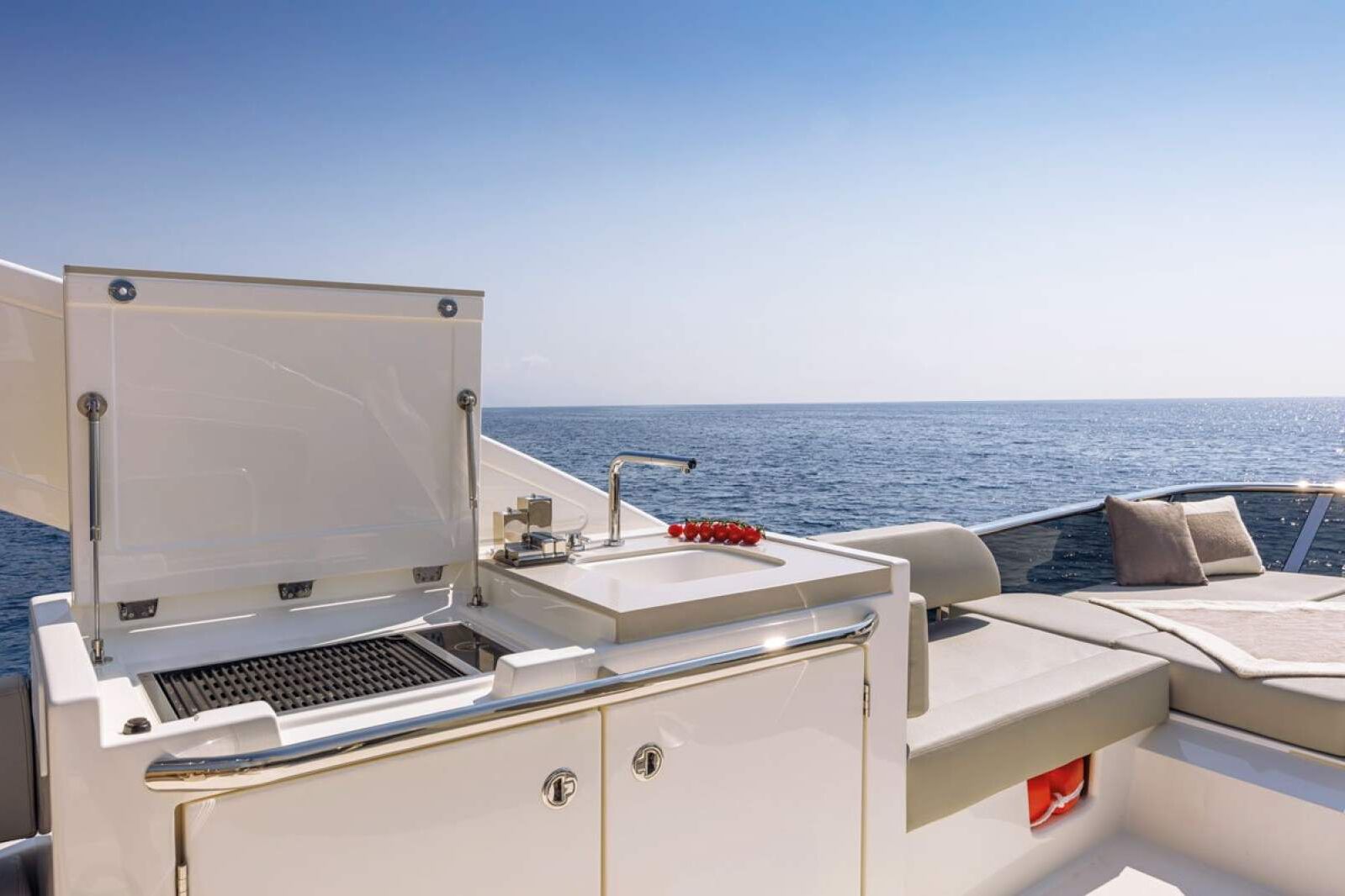 Absolute 47 Fly 0 11