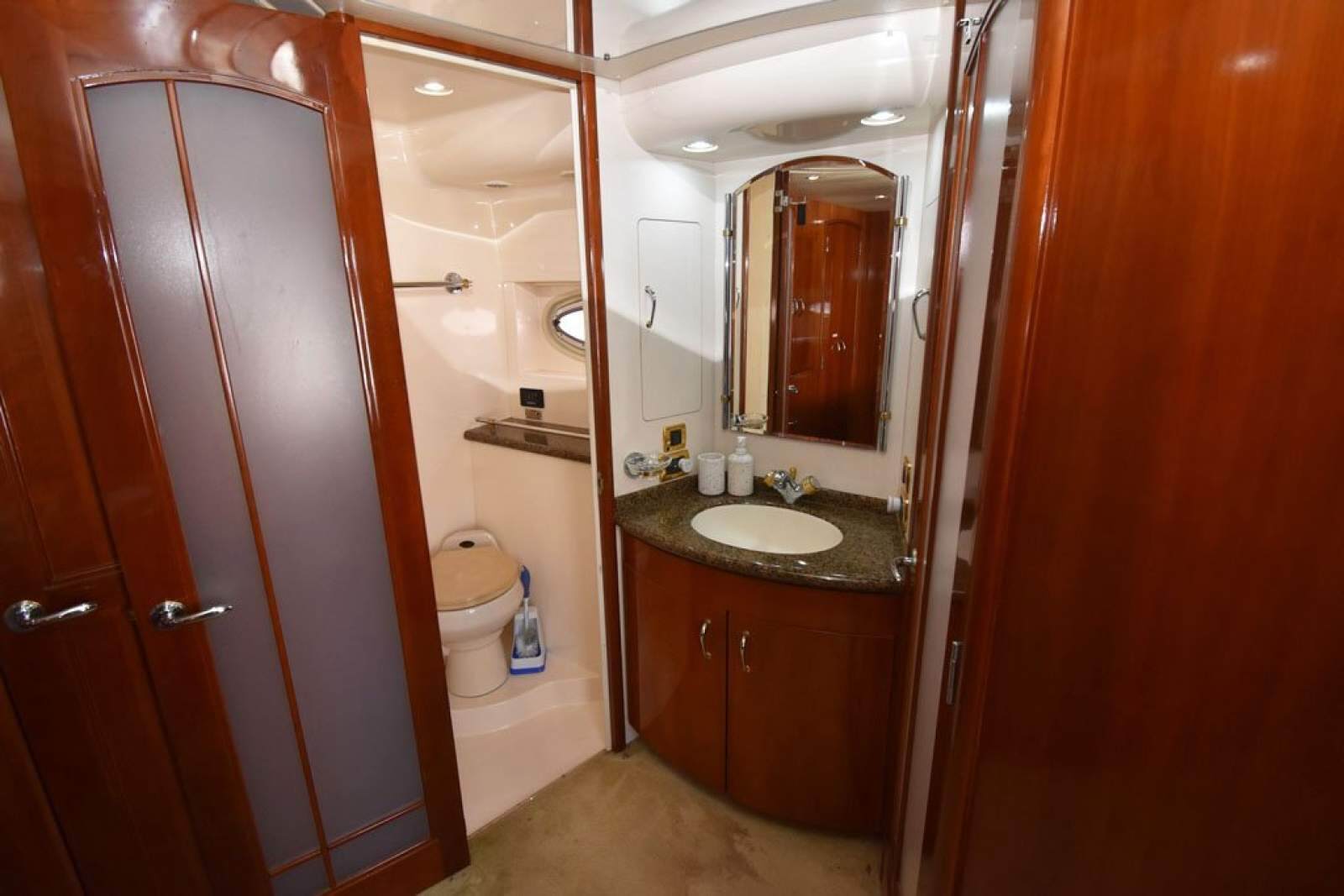 Carver 564 Motor Yacht 2003 13