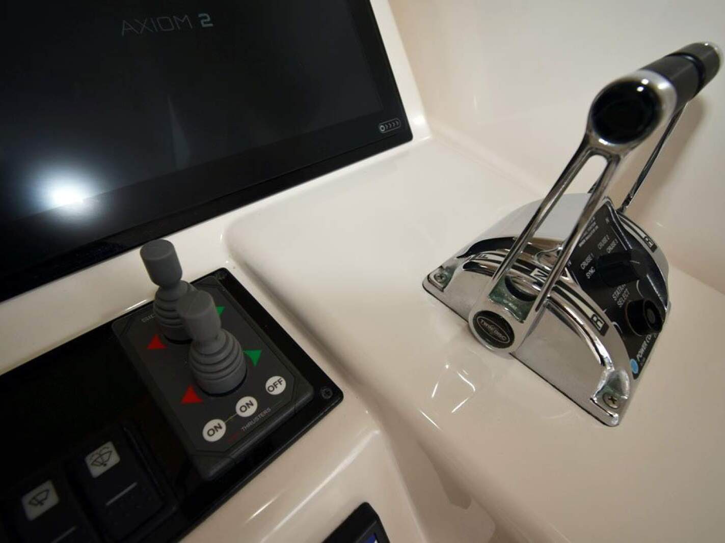 Riviera 47 Enclosed Flybridge 0 22