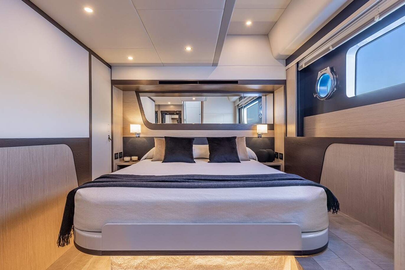 Absolute 48 Coupe 0 06