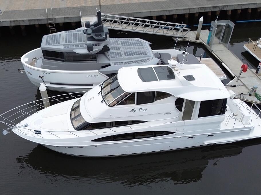 Carver 564 Motor Yacht 2003 29