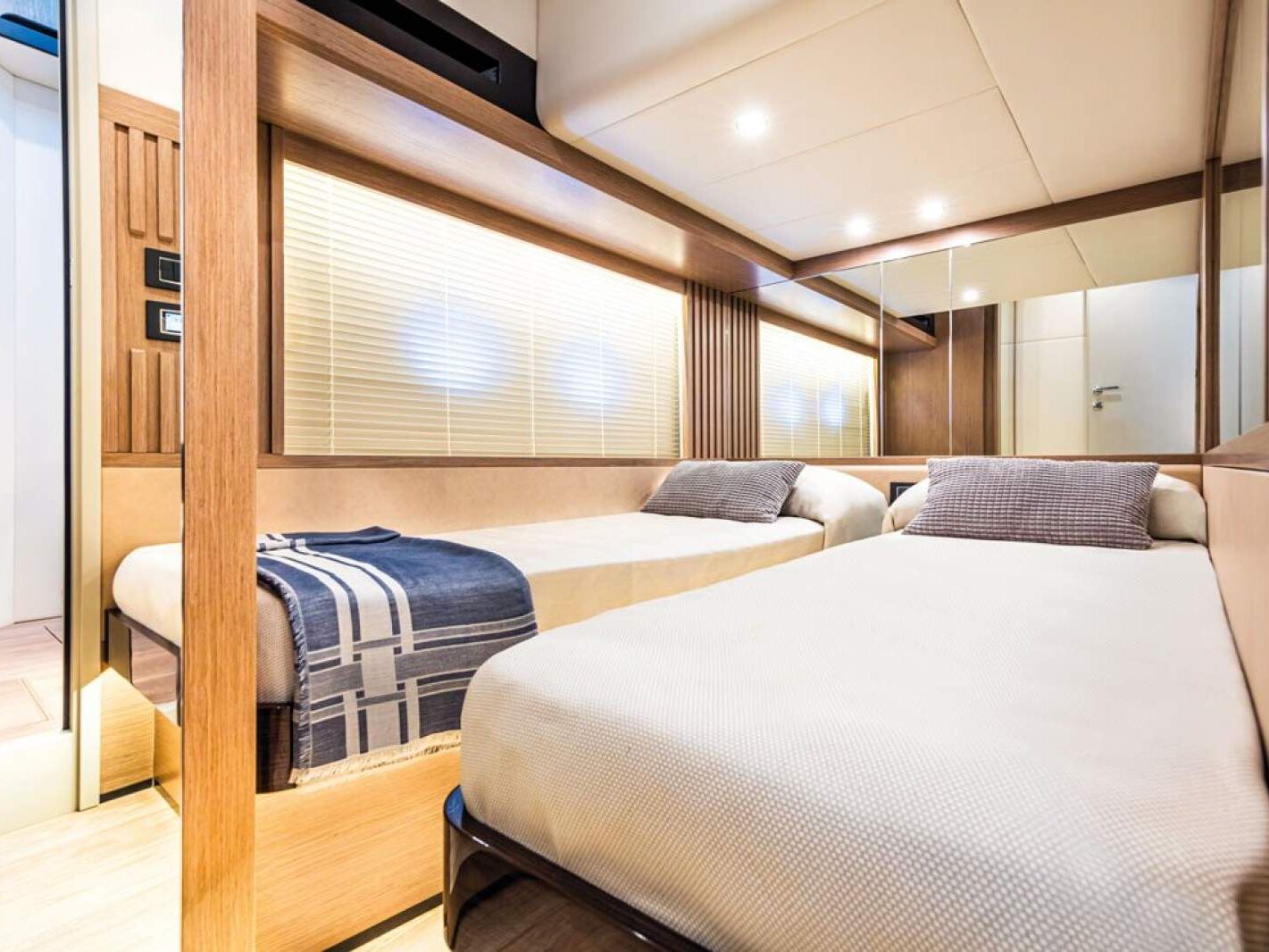 Absolute Navetta 52 0 24