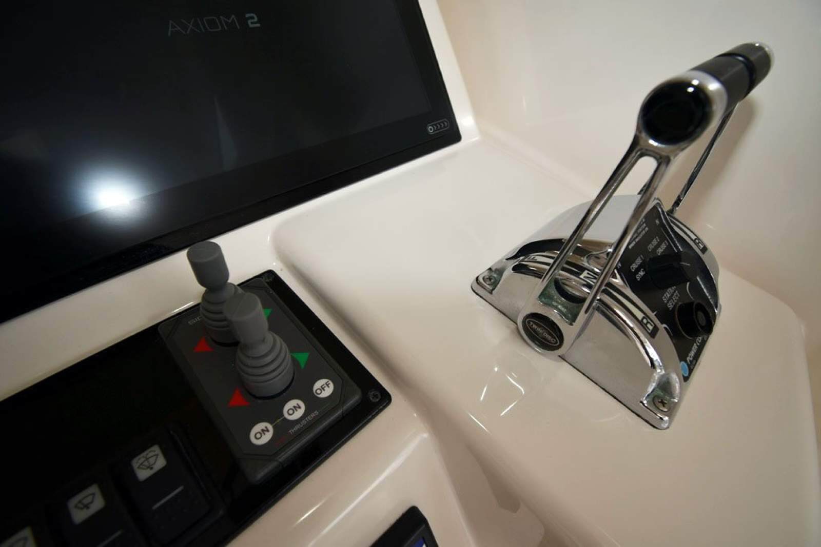 Riviera 47 Enclosed Flybridge 0 22