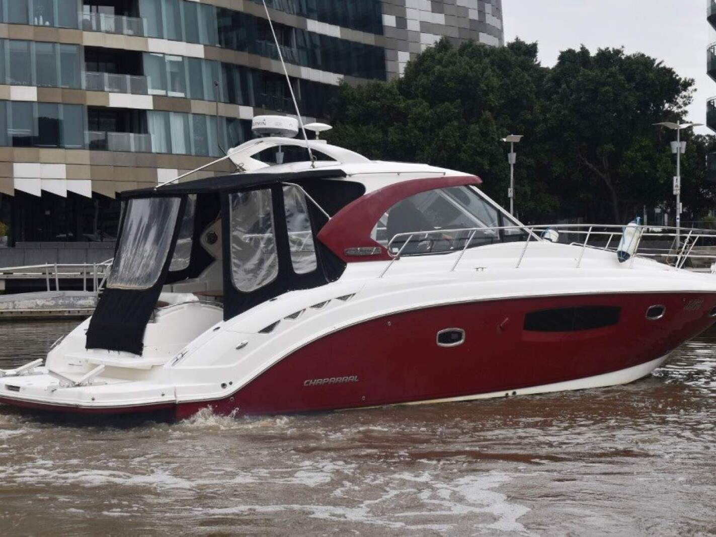 Chaparral 420 Premiere Sports Yacht 0 01