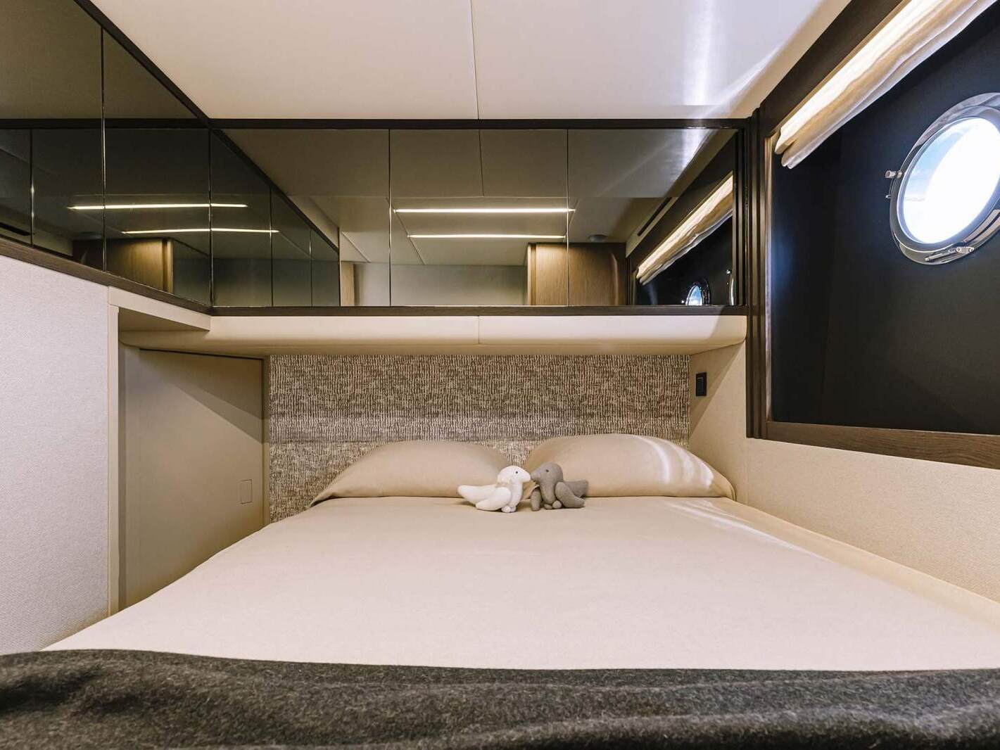 Absolute 52 Fly 0 17