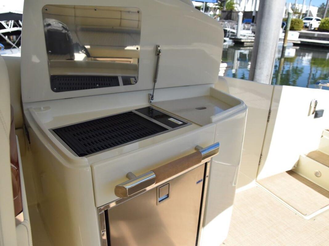 Chris Craft Launch 35 GT 2022 26