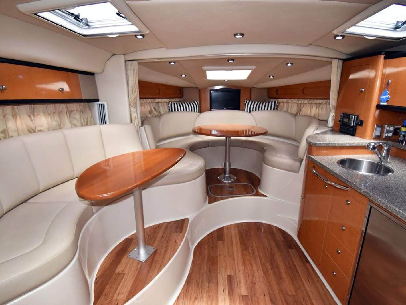 Chaparral 350 Signature 0 01