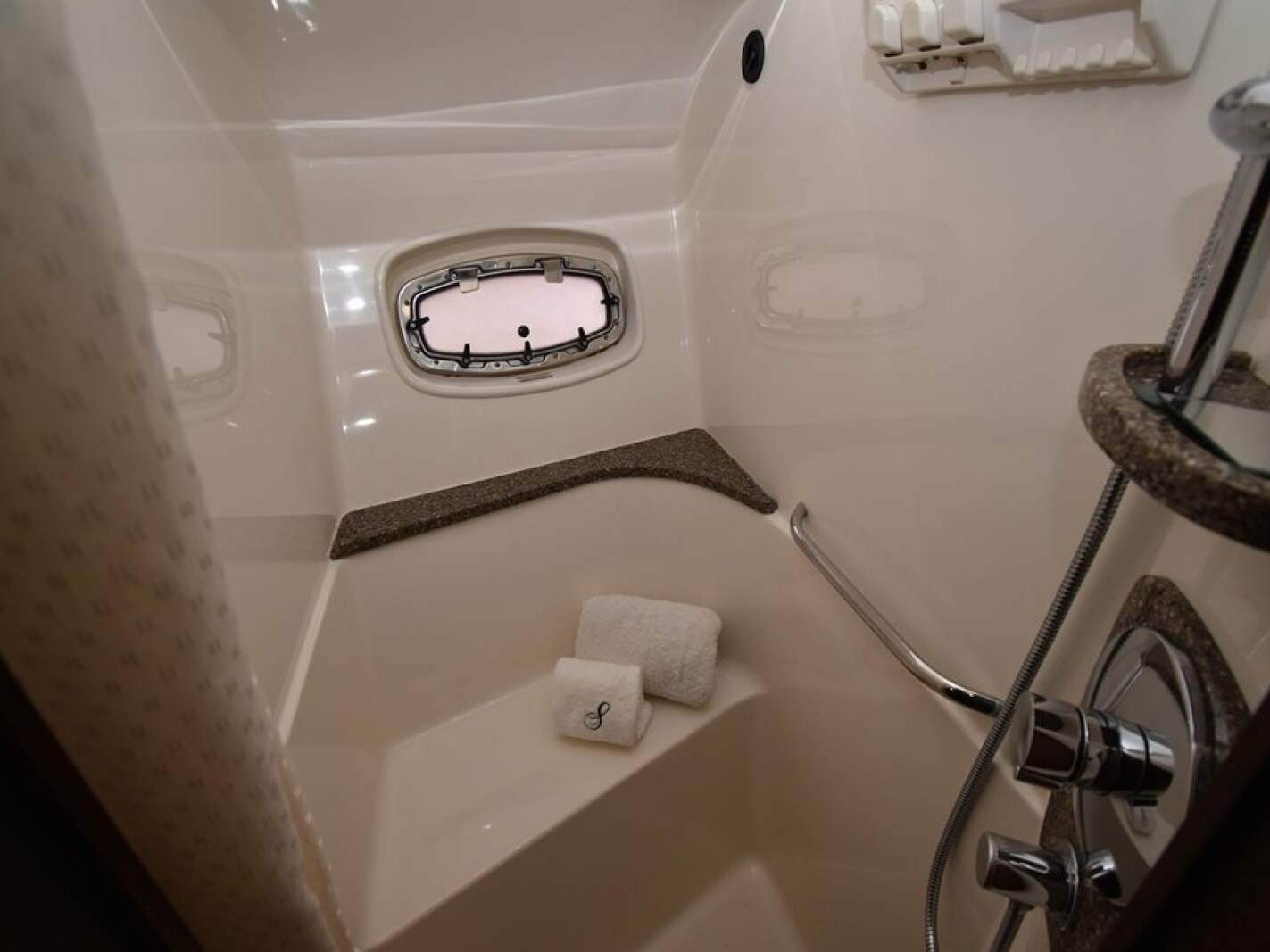 Chaparral 420 Premiere Sports Yacht 0 11