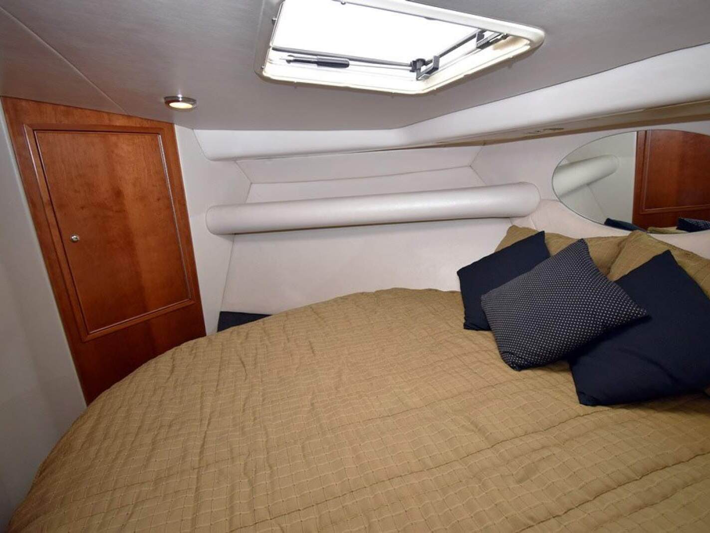 Riviera 3350 Flybridge 0 12
