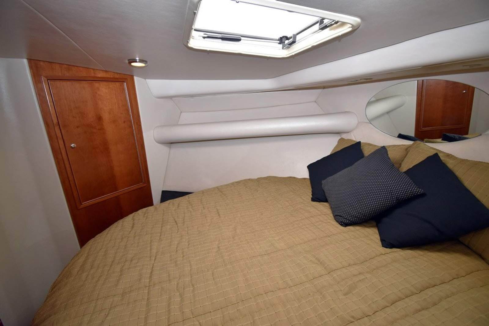 Riviera 3350 Flybridge 0 12