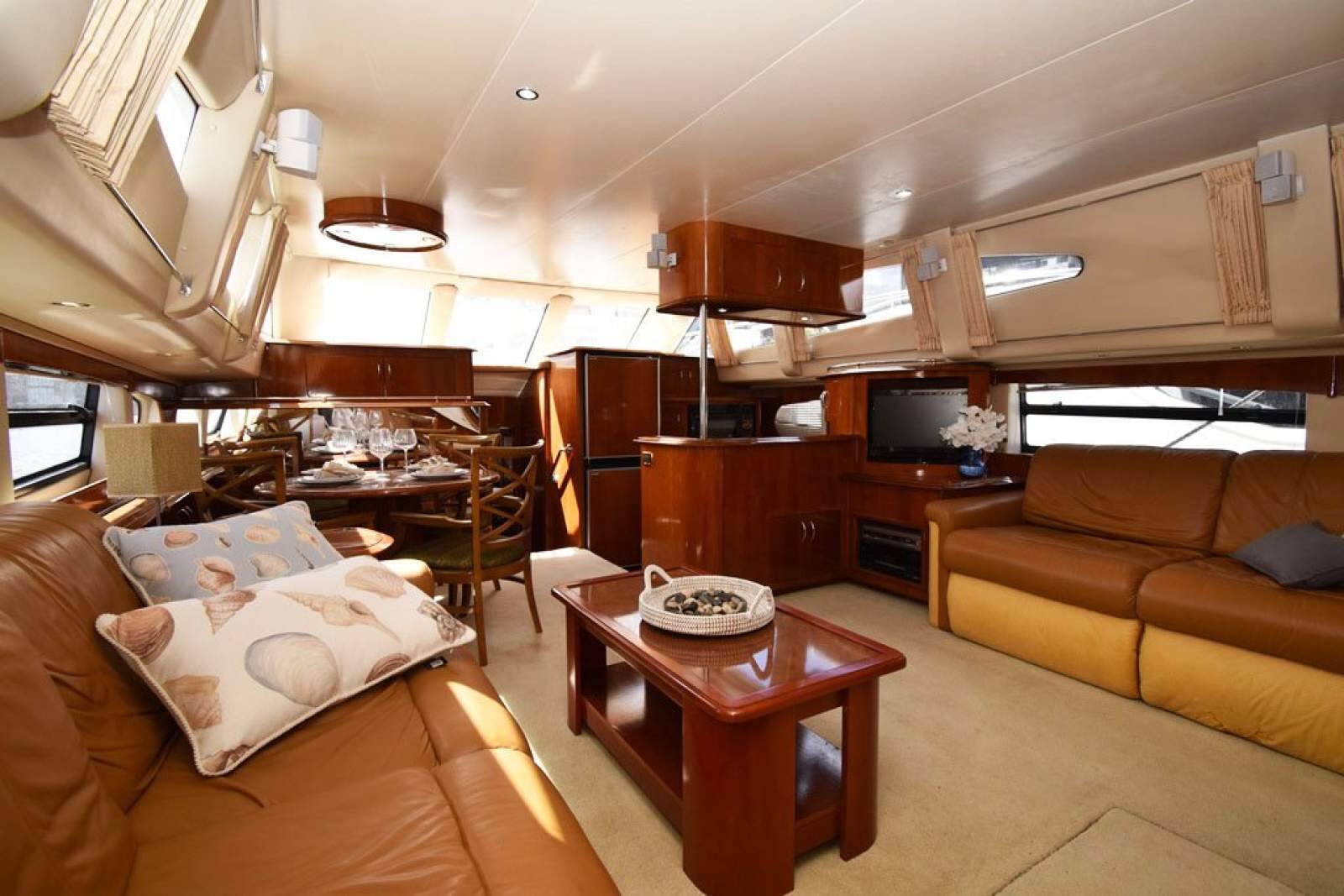 Carver 564 Motor Yacht 2003 02