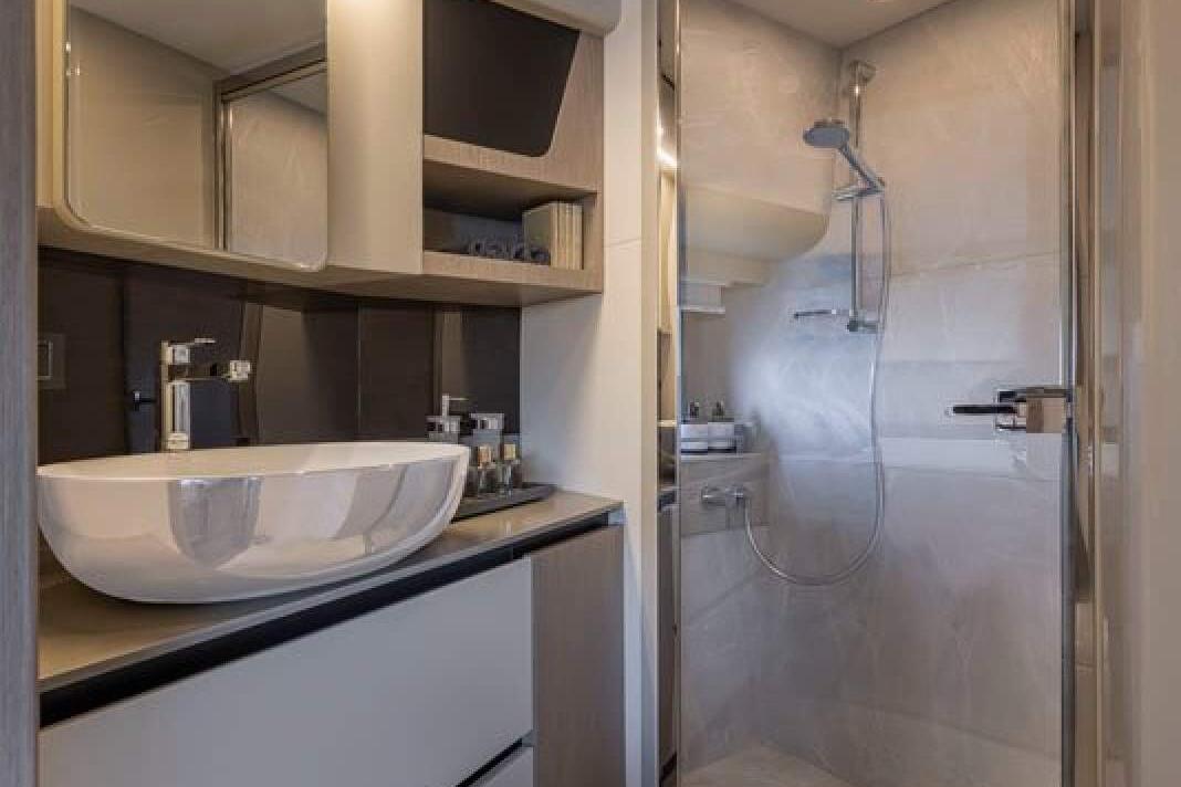 Absolute 48 Coupe 0 12