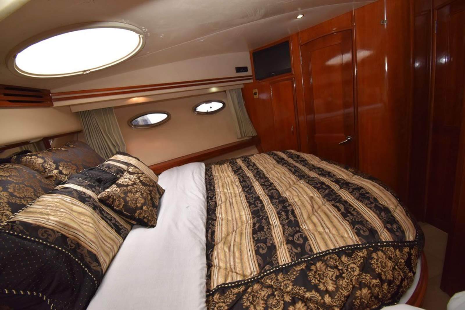 Carver 564 Motor Yacht 2003 15