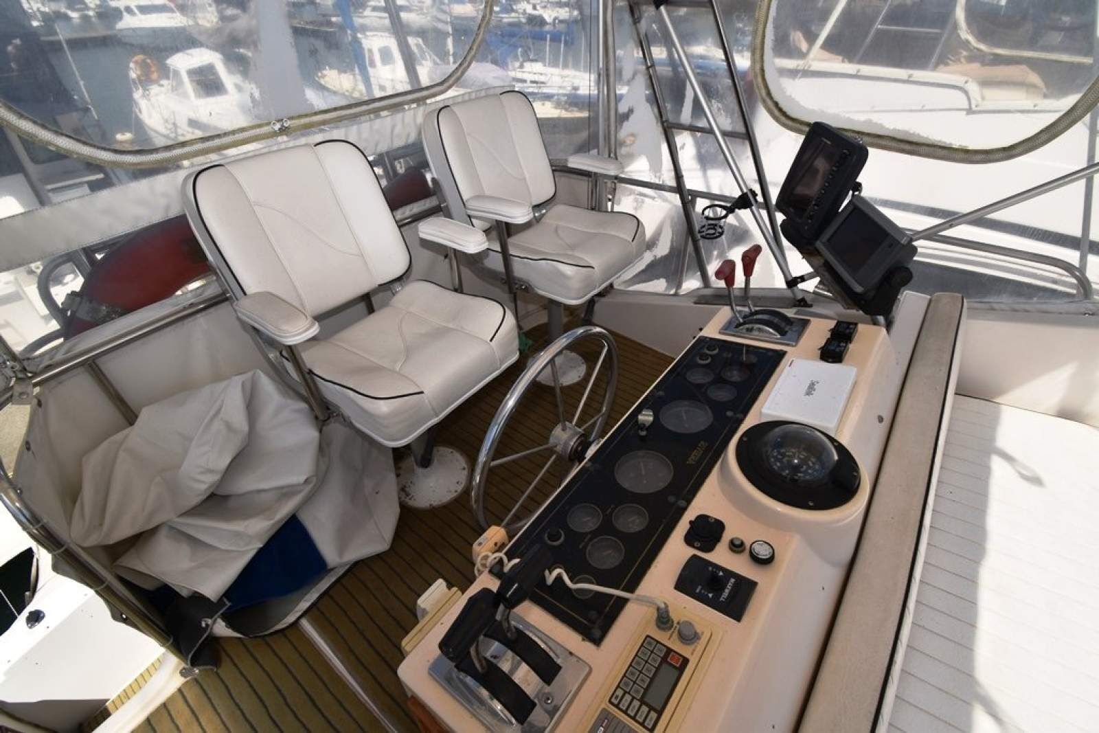 Riviera 35 Flybridge 0 18