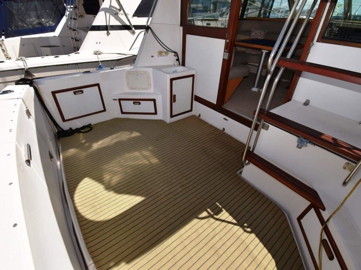 Riviera 35 Flybridge 0 15