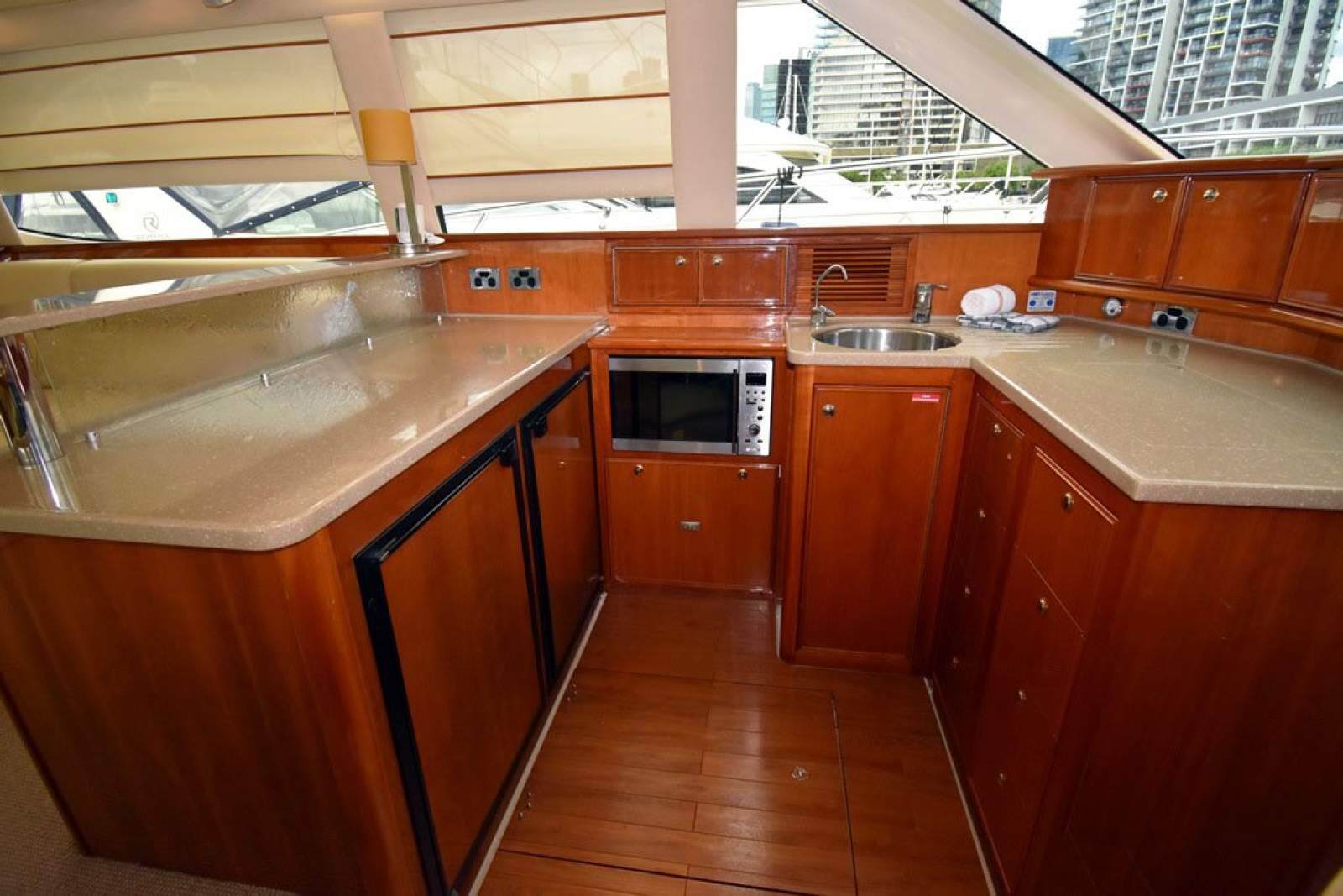 Riviera 47 Enclosed Flybridge 0 09