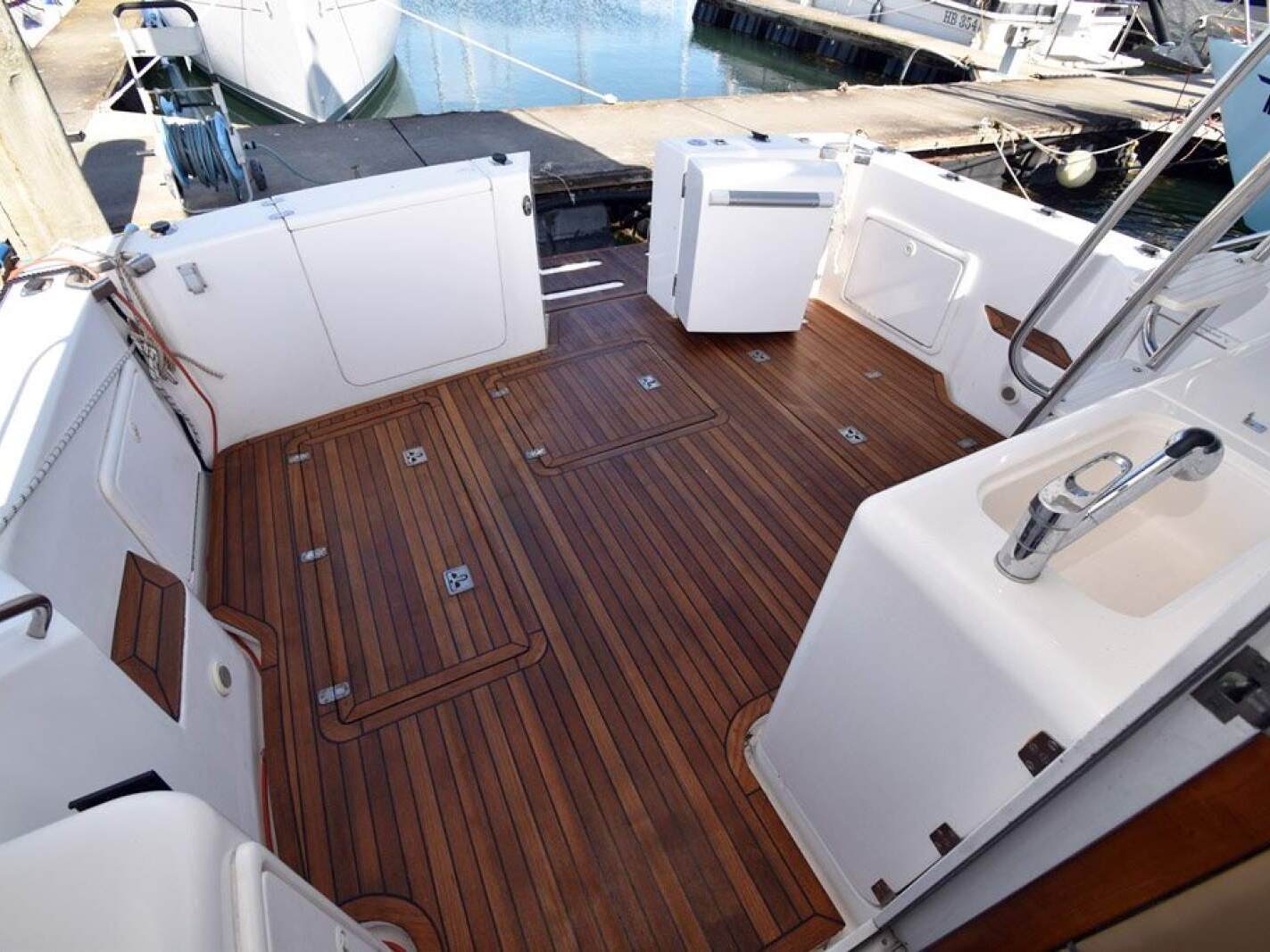 Riviera 3350 Flybridge 0 22