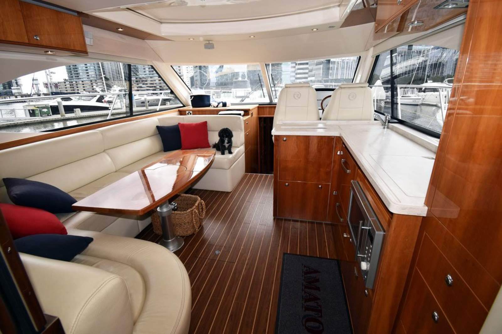 Riviera 5000 Sport Yacht 0 03