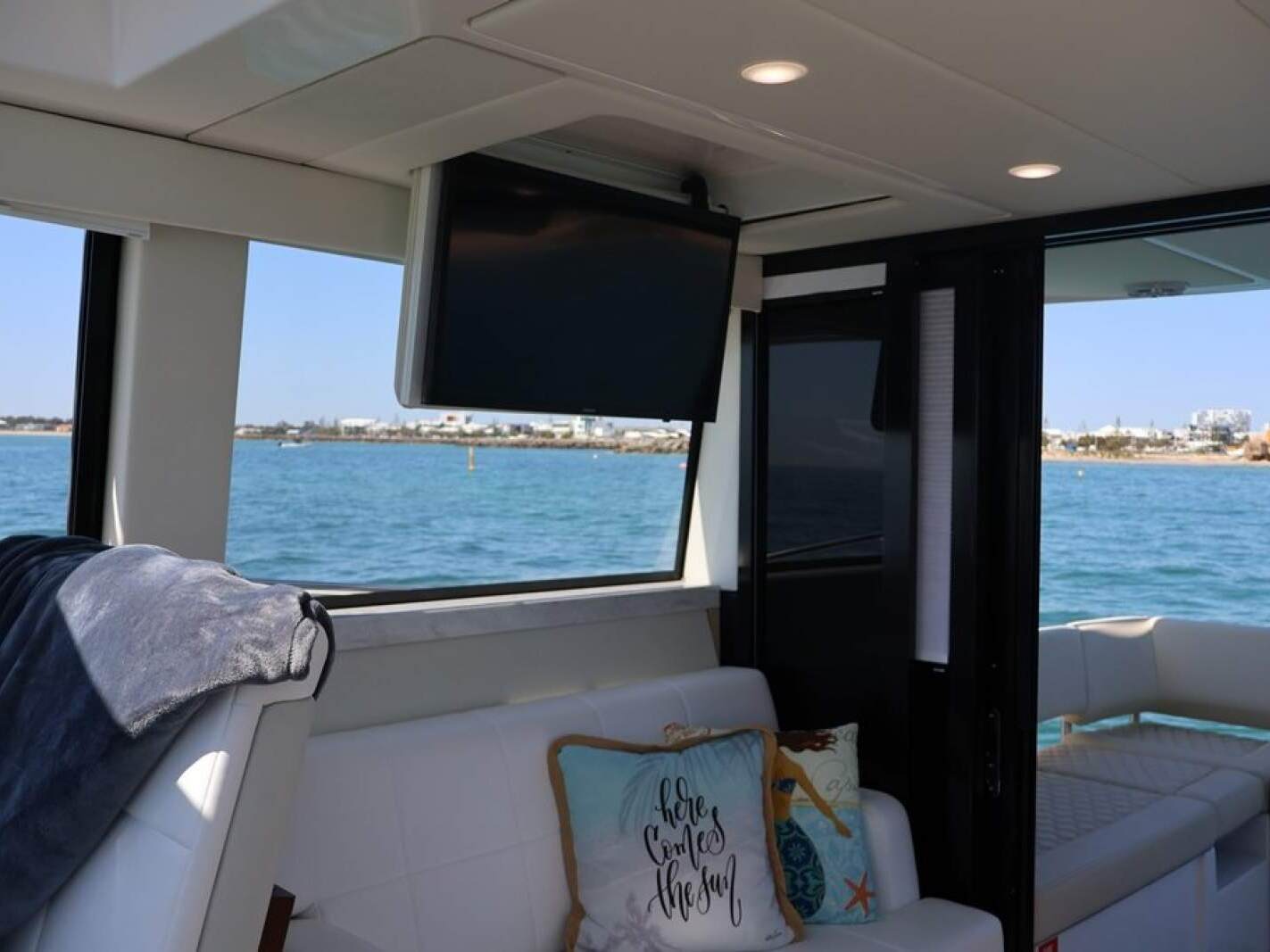 Regal 38 Grande Coupe 0 14