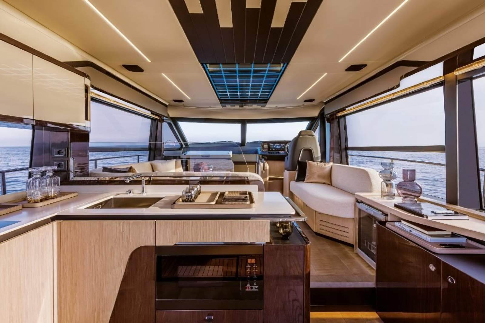 Absolute 48 Coupe 0 01