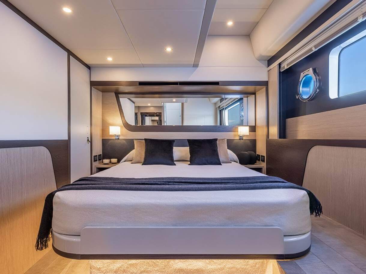 Absolute 48 Coupe 0 06