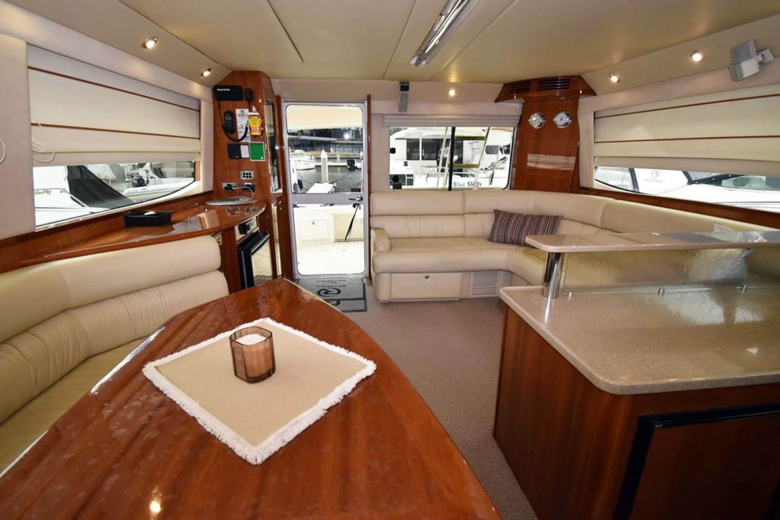 Riviera 47 Enclosed Flybridge 0 05