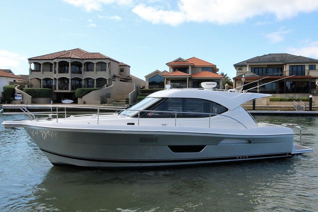 Riviera 3600 Sport Yacht 0 00